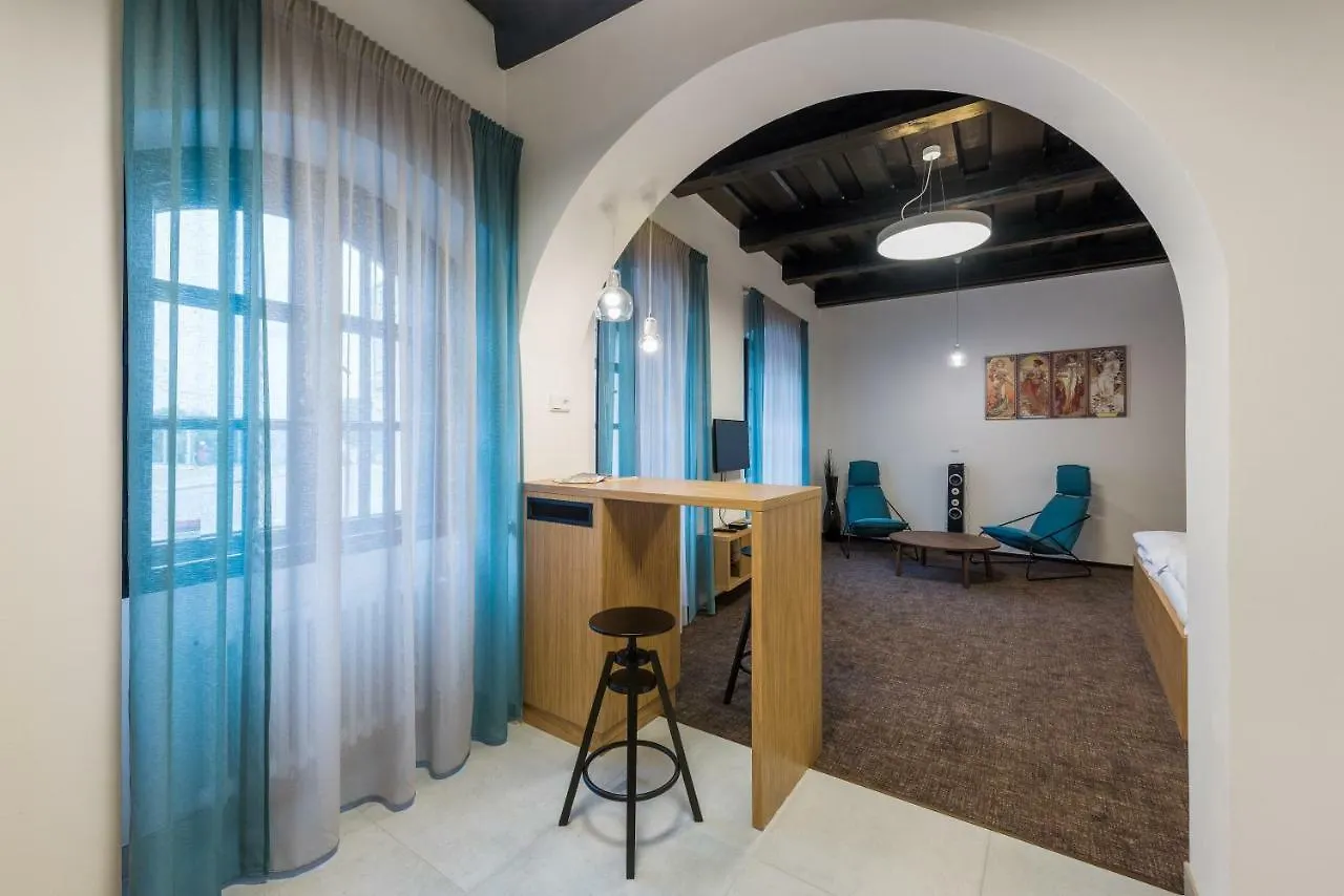 Fancy Apartments By Prague Castle 0*,